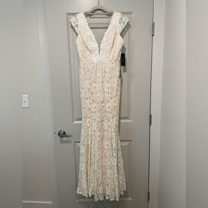 Lulus NWT icing on the cake ivory lace mermaid maxi gown cap sleeve